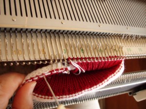 machine knitting socks 09